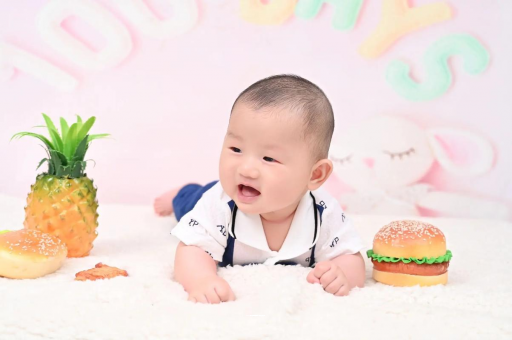 汶上宝宝在妈妈肚子里